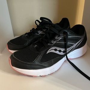 Saucony women’s shoes